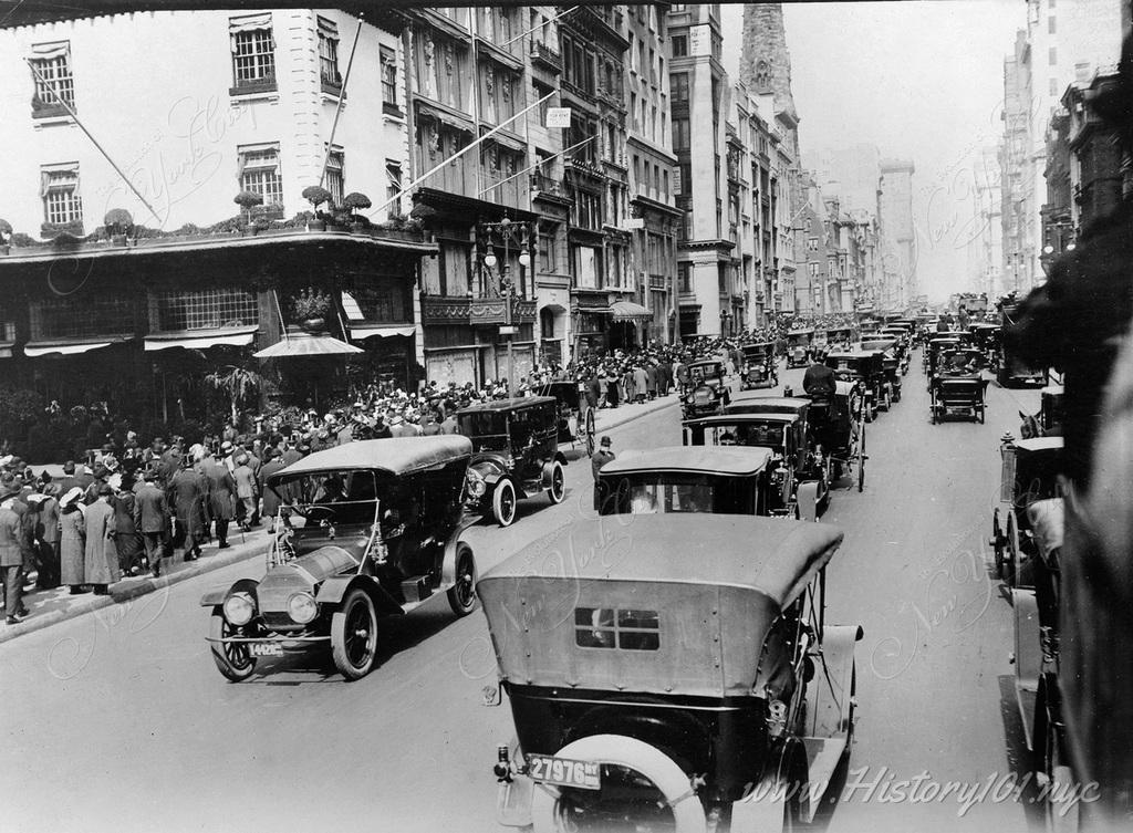 Photograph of Fifth Avenue on Easter Sunday. Automobiles had become were already beginning to supplant the city's use of trolleys and horse drawn carriages.