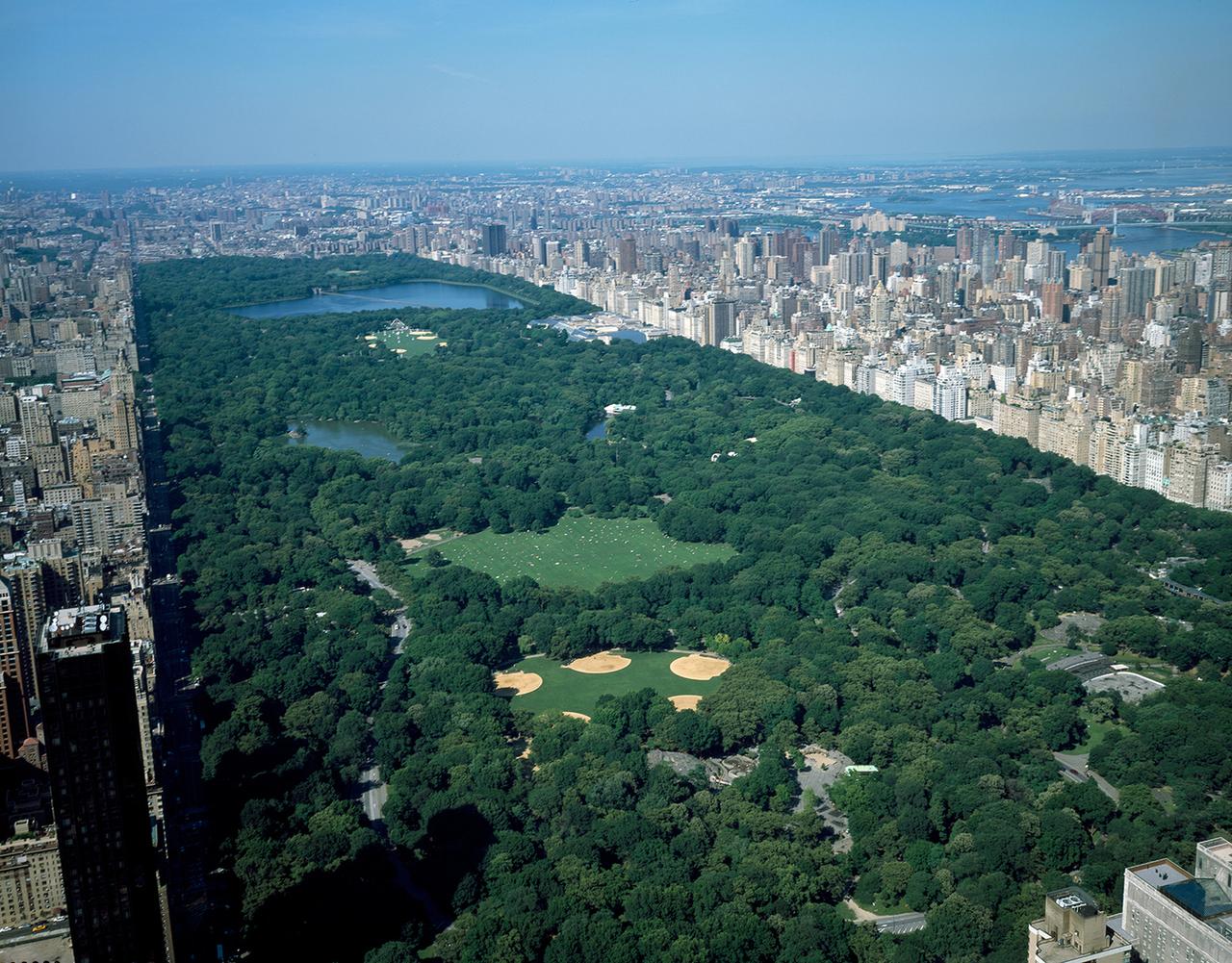 Aerial view of central park nyc in 1980
