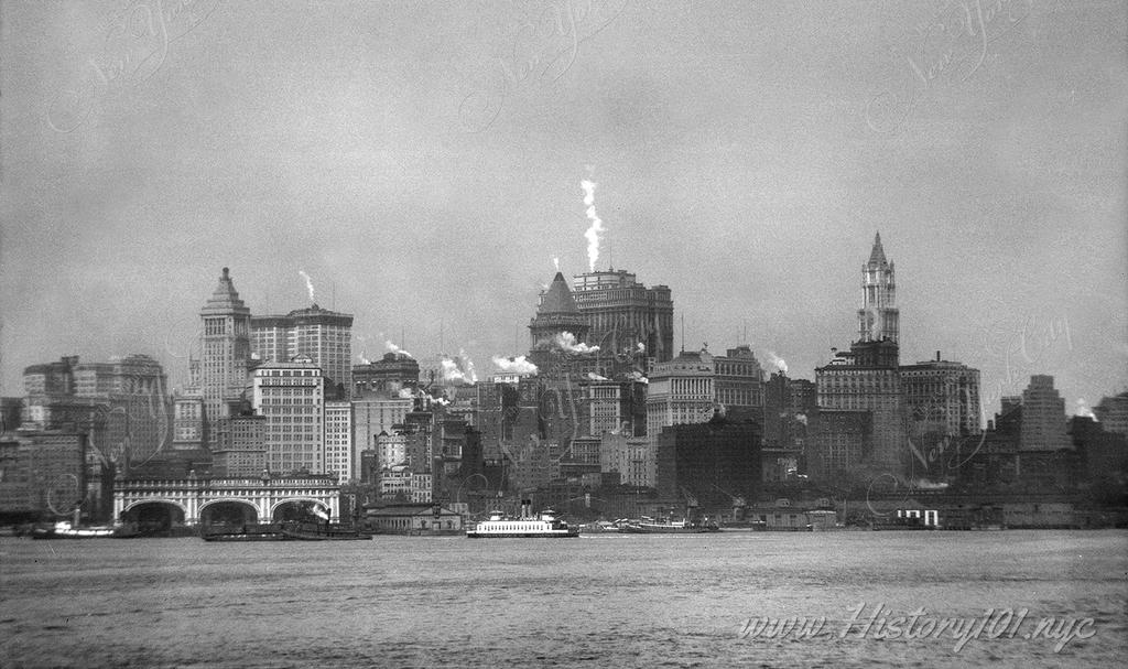 Photograph of Manhattan's rapidly growing skyline on its southeastern waterfront.