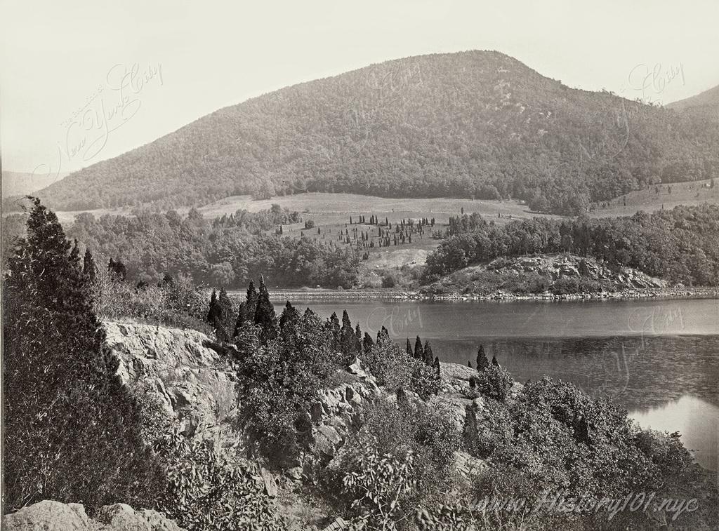 This amazing photograph of the Hudson River in the year 1865  gives us a glimpse into the ancient topography of New York City.
