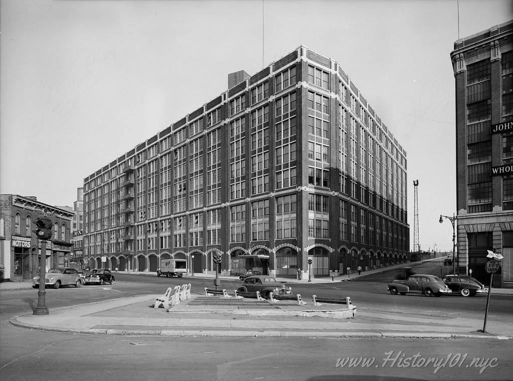 Photograph of Northern Boulevard in Long Island City, Queens - New York City.