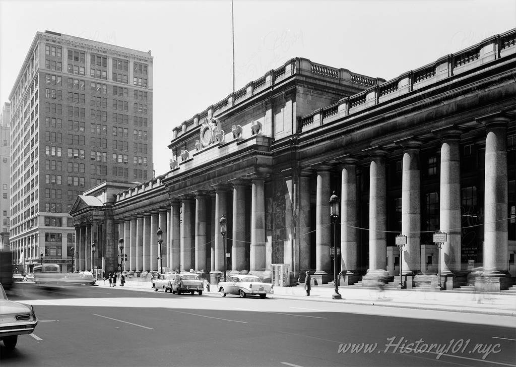 Photograph of Pennsylvania Station's Entrance at 370 Seventh Avenue.