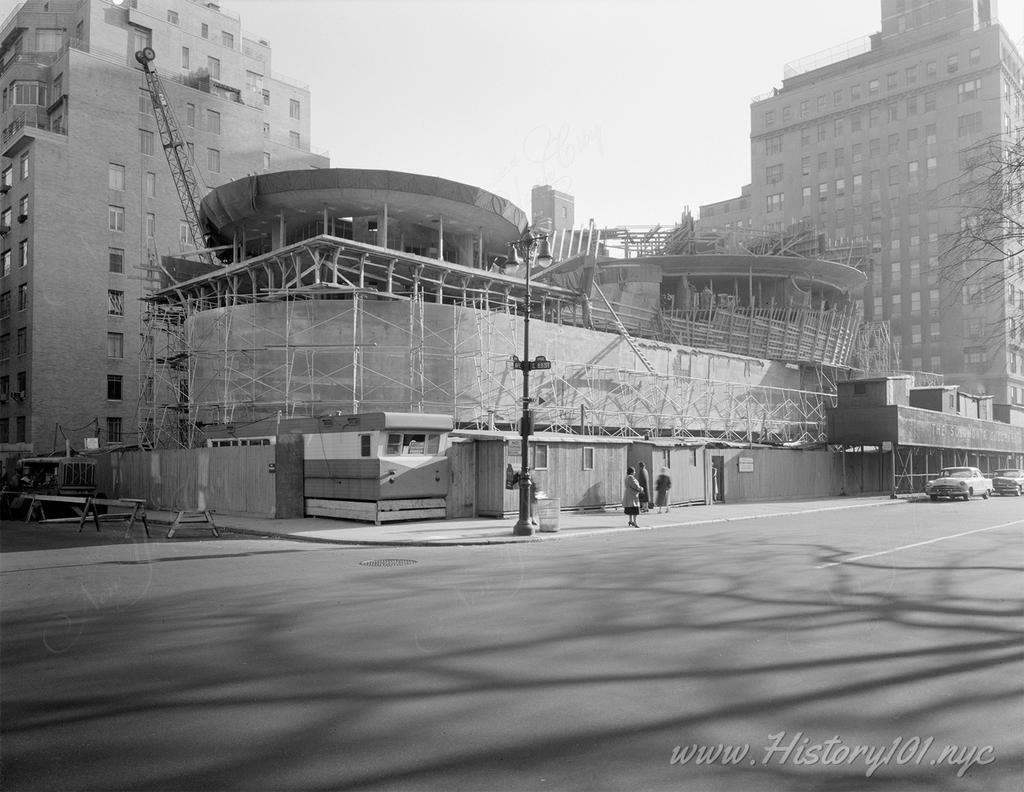 Photograph of the construction site and scaffolding at the Guggenheim Museum.