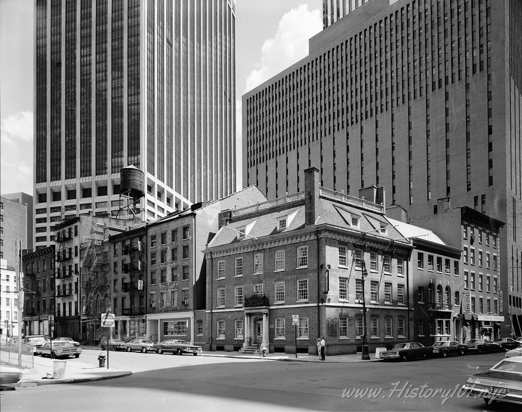 Photograph of Fraunces Tavern Block on Pearl and Broad Streets.