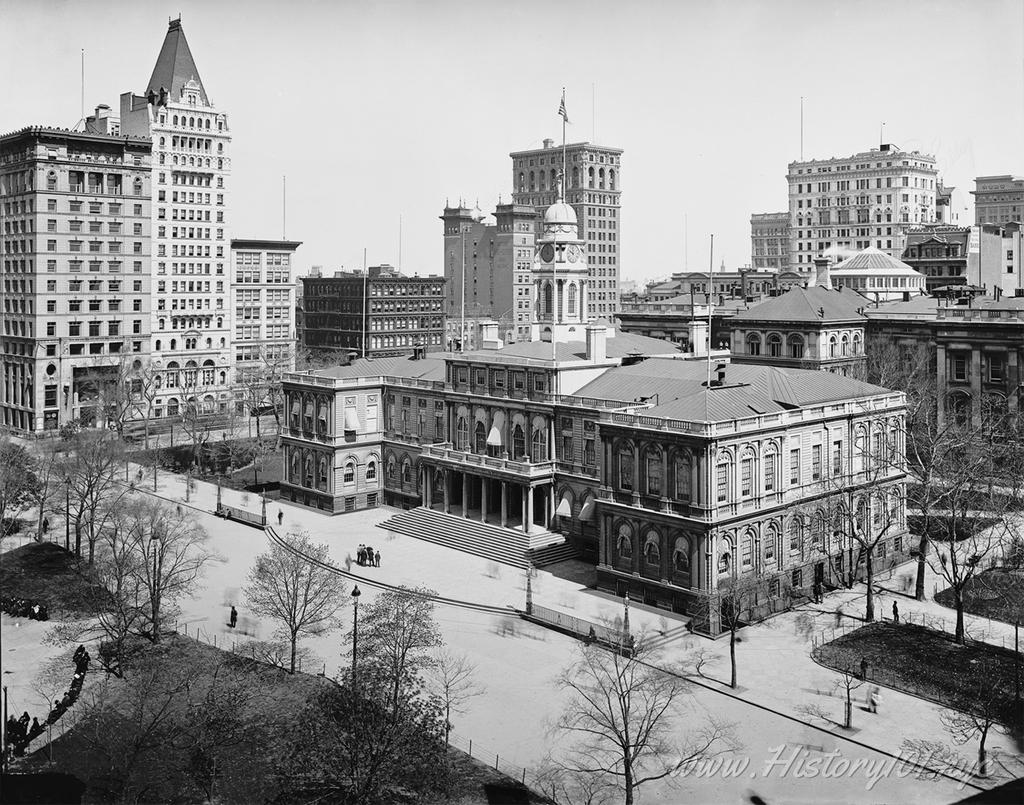 Aerial photograph of City Hall Park and surrounding buildings.