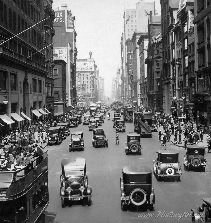 5th Avenue: A History of Marketing and Advertising in New York